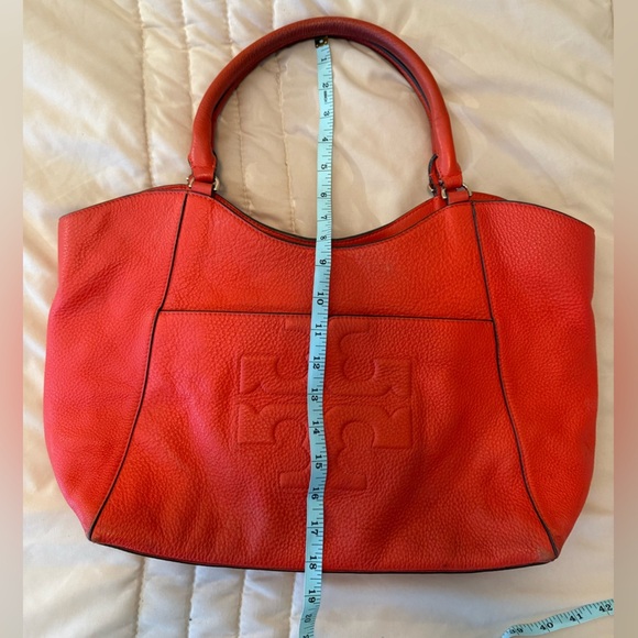 Tory Burch Red/Orange Shoulder Bag with Embossed Logo - Picture 15 of 16